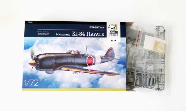 Zawartość pudełka modelu Ki-84 Hayate 1/72 Expert Set – In-Box