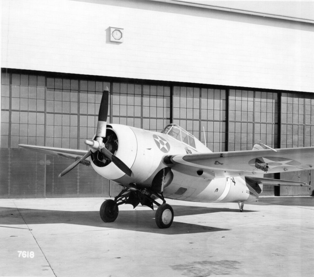 Grumman F4F-3 BuNo 1850 z pierwotnym wiatrochronem bez wzmocnień
