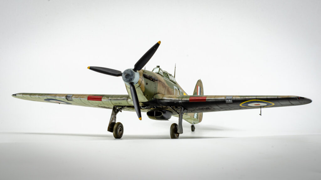 Podwozie 3D do modelu Hurricane Arma Hobby 1/48 podczas montażu i korekty ustawienia goleni
