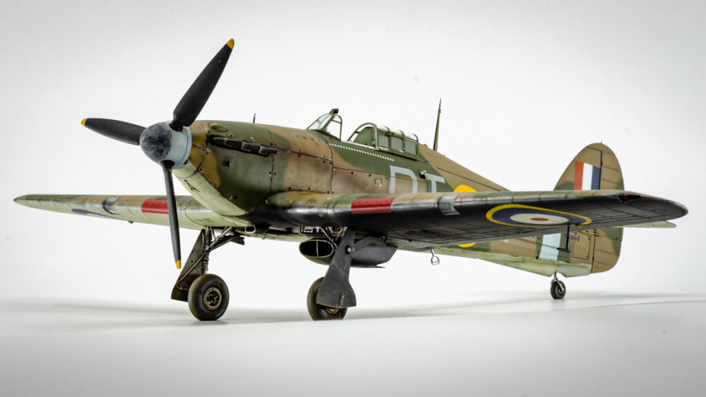Modele Hurricane Mk I i Mk I Trop 1/48 po weatheringu i washach olejnych