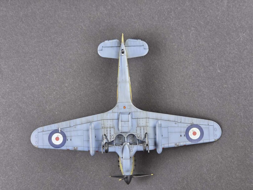 Hurricane Mk IIb trop Arma Hobby gotowy model