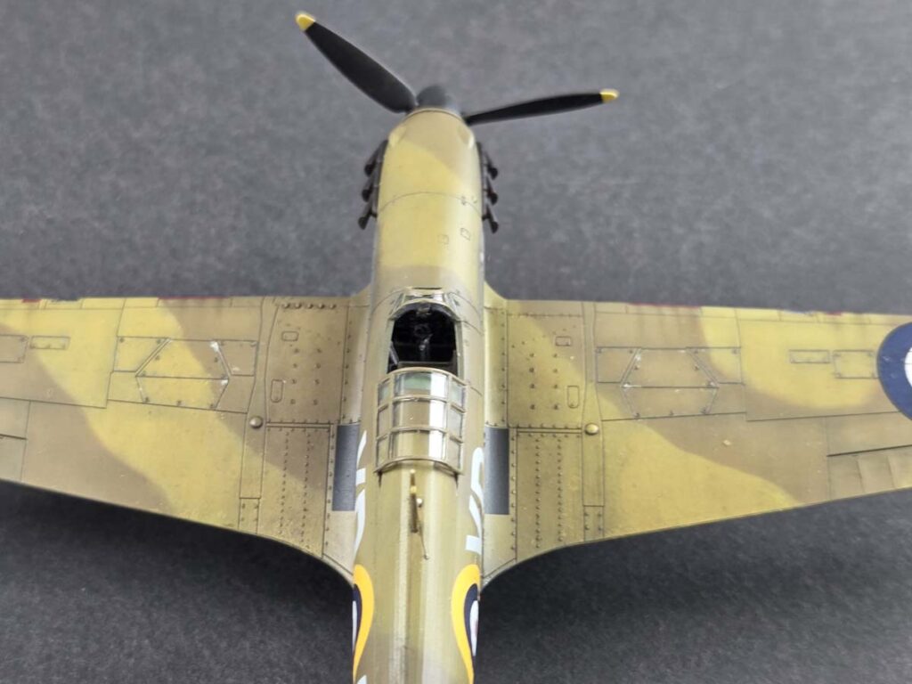 Hurricane Mk IIb trop w pustynnym kamuflażu RAF