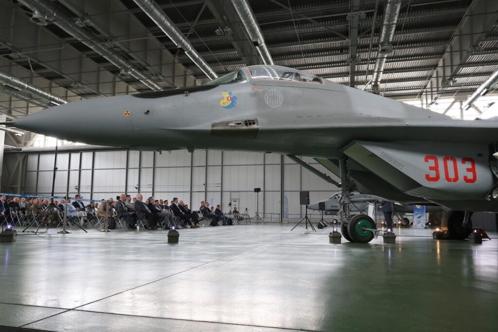 MiG-29 with Winged Scythemen emblem