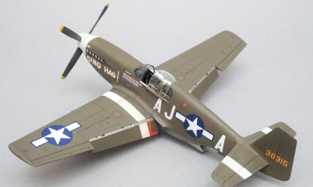 P-51 B/C Mustang™ Expert Set – pierwszy sklejony model